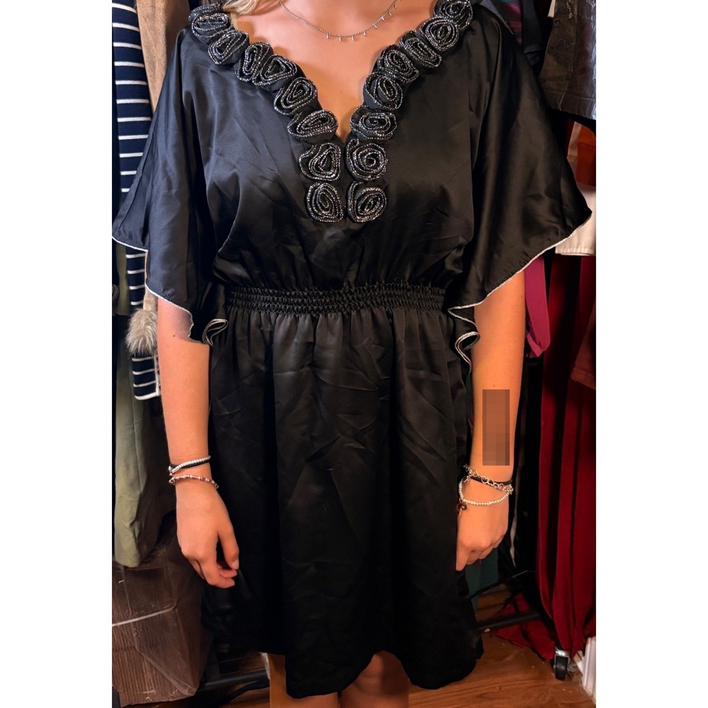 Sequin Hearts Cocktail Dress Women Large Black Good Embellished V-Neck Satin